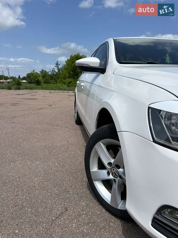 Седан Volkswagen Passat 2012 в Прилуках