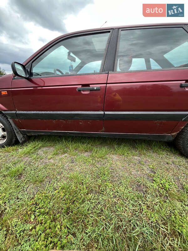 Седан Volkswagen Passat 1992 в Любомлі
