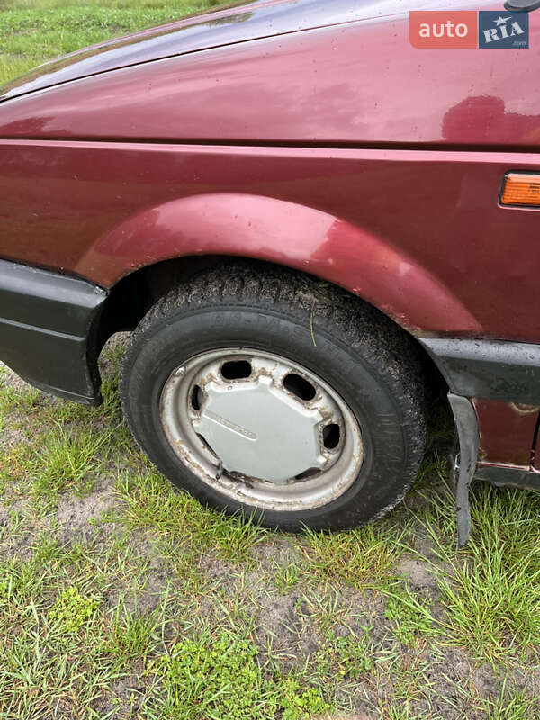 Седан Volkswagen Passat 1992 в Любомлі