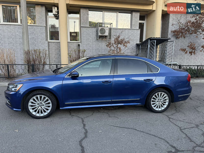 Седан Volkswagen Passat 2016 в Киеве