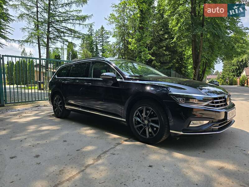 Универсал Volkswagen Passat 2020 в Львове