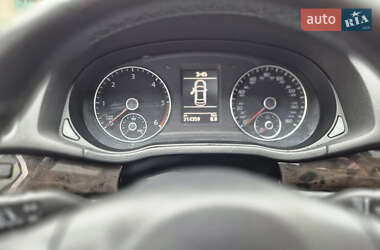 Седан Volkswagen Passat 2014 в  фото 10 Седан Volkswagen Passat 2014 в