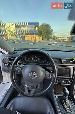 Седан Volkswagen Passat 2013 в 