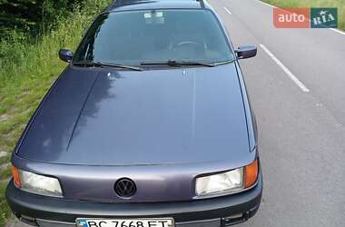 Универсал Volkswagen Passat 1993 в 