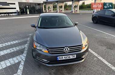Седан Volkswagen Passat 2014 в Ровно
