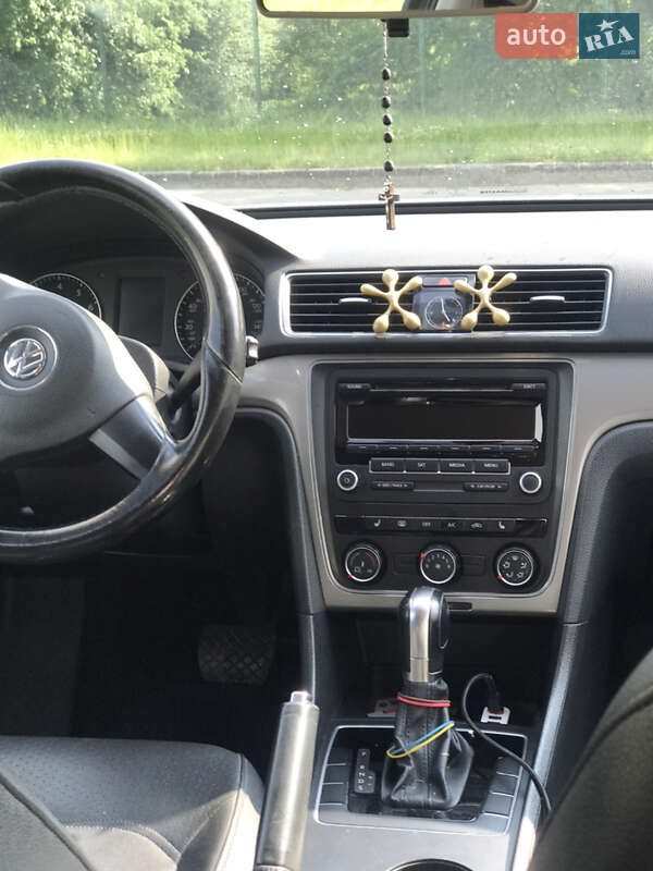 Седан Volkswagen Passat 2014 в Львові