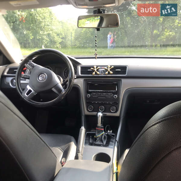 Седан Volkswagen Passat 2014 в Львові