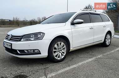 Универсал Volkswagen Passat 2012 в Днепре