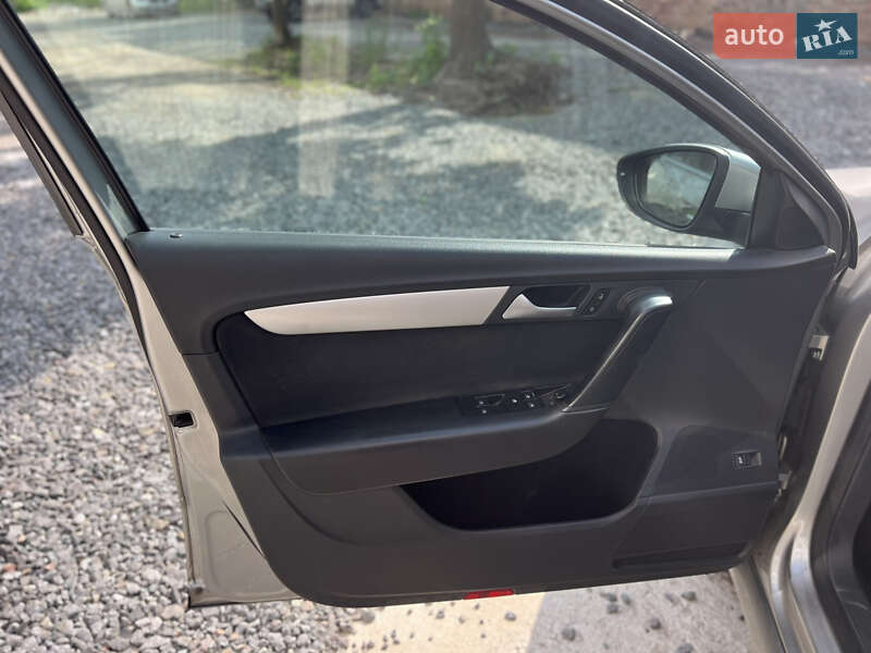 Универсал Volkswagen Passat 2014 в Львове