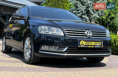 Седан Volkswagen Passat 2012 в Львове