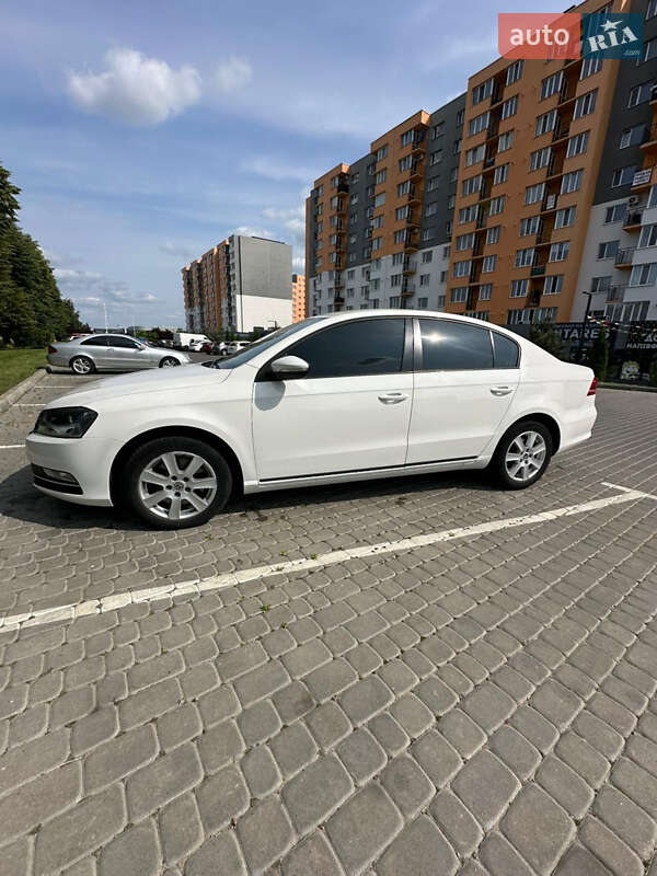 Седан Volkswagen Passat 2011 в Виннице