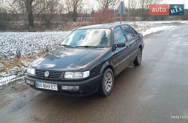 Седан Volkswagen Passat 1995 в Ланівці