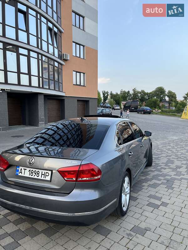 Седан Volkswagen Passat 2013 в Ивано-Франковске