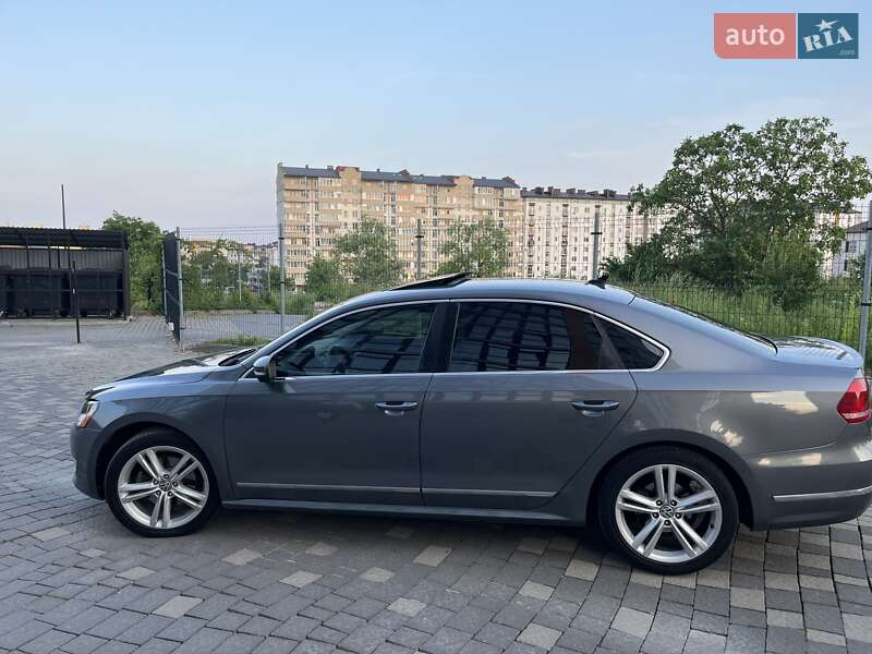 Седан Volkswagen Passat 2013 в Ивано-Франковске