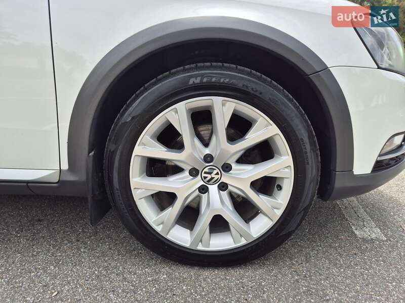 Універсал Volkswagen Passat 2014 в Києві