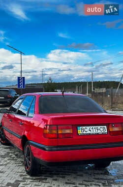 Седан Volkswagen Passat 1994 в 