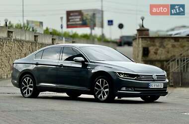 Седан Volkswagen Passat 2015 в 