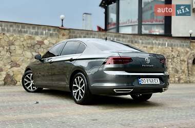 Седан Volkswagen Passat 2015 в 