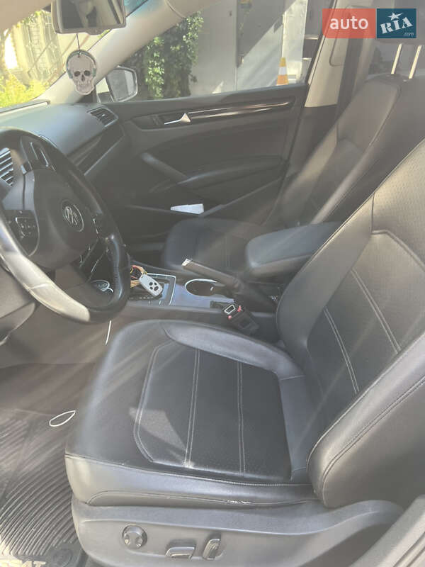 Седан Volkswagen Passat 2013 в Днепре фото 8 Седан Volkswagen Passat 2013 в Днепре