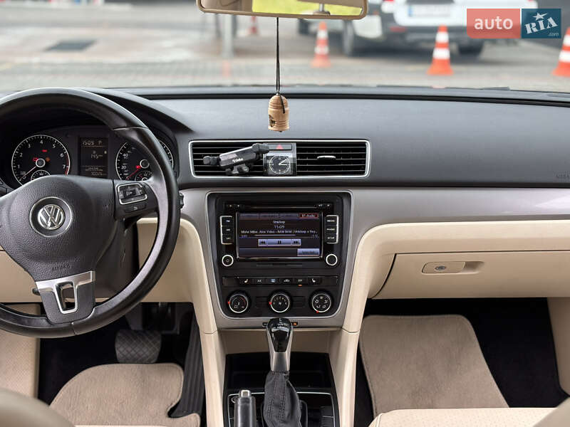 Седан Volkswagen Passat 2015 в Києві