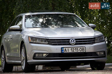 Седан Volkswagen Passat 2016 в Обухові