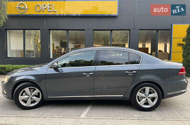 Седан Volkswagen Passat 2011 в 