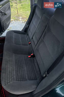 Седан Volkswagen Passat 2001 в 