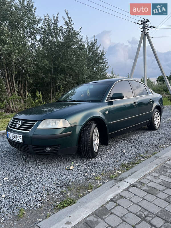 Седан Volkswagen Passat 2001 в 