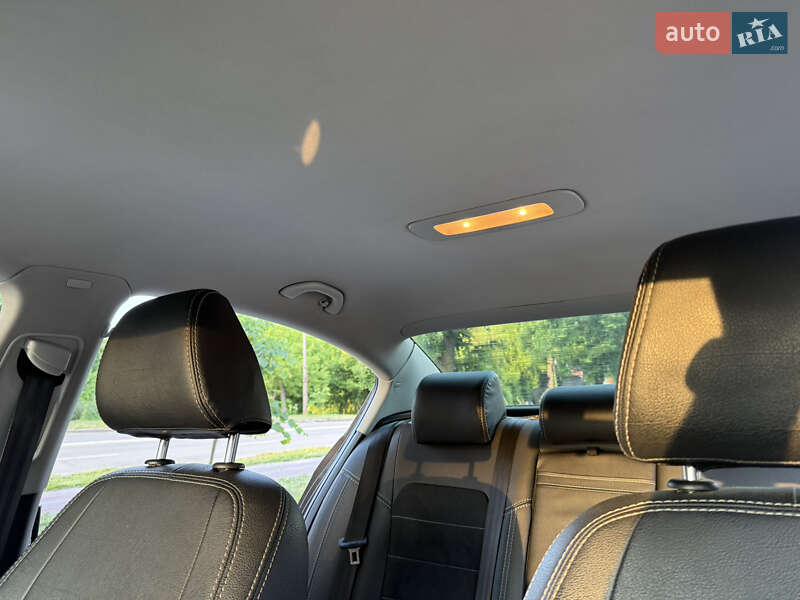Седан Volkswagen Passat 2013 в Хмельницькому