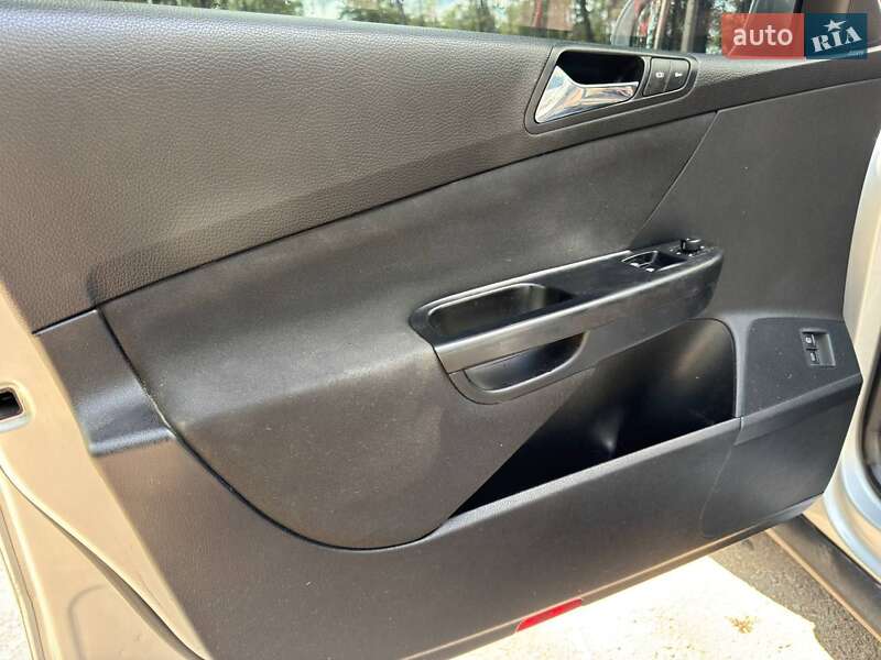 Универсал Volkswagen Passat 2006 в Ахтырке