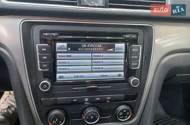 Седан Volkswagen Passat 2014 в 