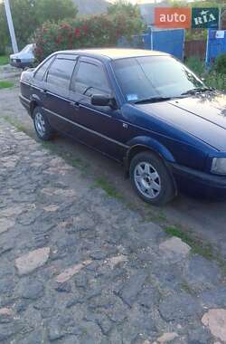 Седан Volkswagen Passat 1991 в 