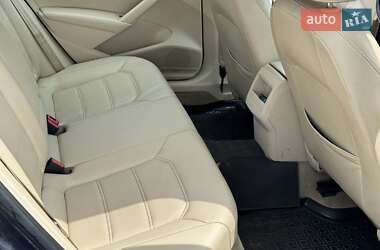 Седан Volkswagen Passat 2012 в 