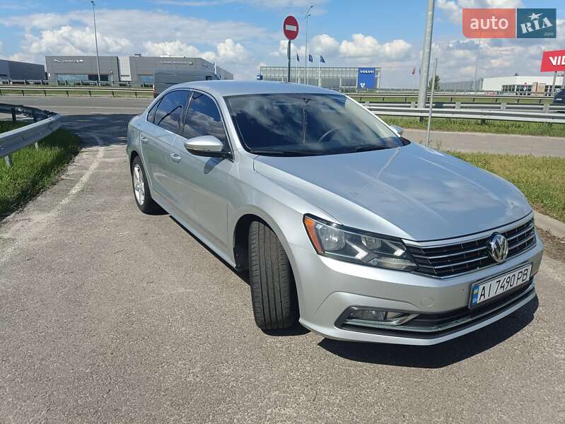 Седан Volkswagen Passat 2016 в Киеве