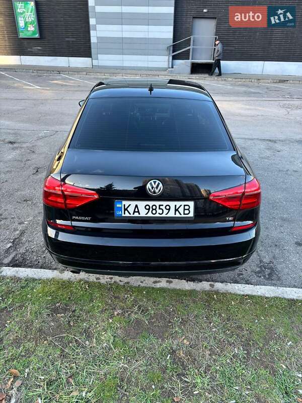Седан Volkswagen Passat 2016 в Киеве