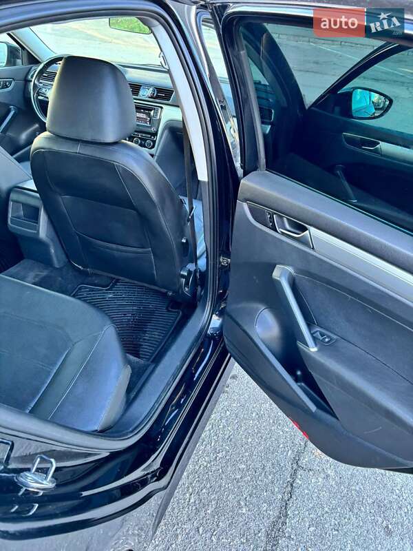 Седан Volkswagen Passat 2016 в Киеве