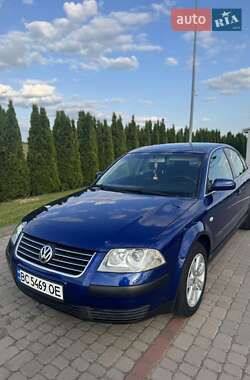 Седан Volkswagen Passat 2001 в Городку