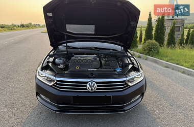 Седан Volkswagen Passat 2017 в 