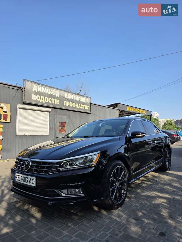 Седан Volkswagen Passat 2015 в Днепре