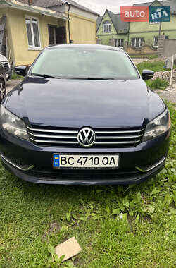 Седан Volkswagen Passat 2013 в Сокалі