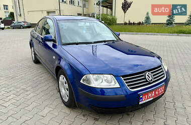 Седан Volkswagen Passat 2003 в Луцьку