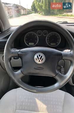 Универсал Volkswagen Passat 2003 в 