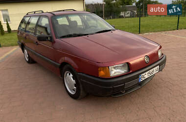 Універсал Volkswagen Passat 1988 в Стрию
