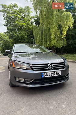 Седан Volkswagen Passat 2012 в Дніпрі