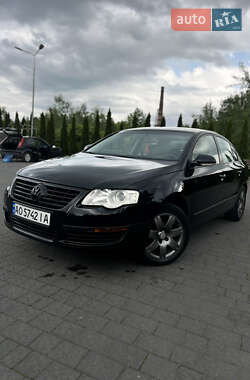 Седан Volkswagen Passat 2005 в Надворной