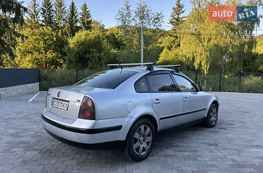 Седан Volkswagen Passat 2001 в 