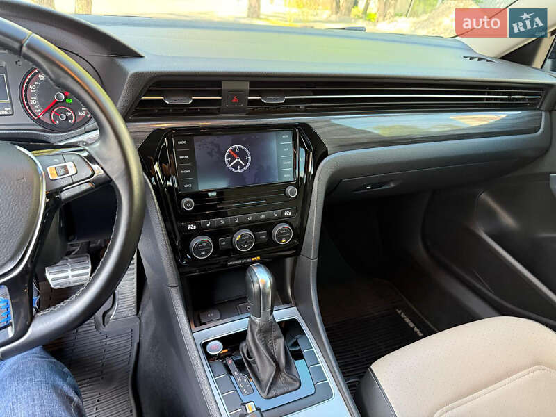 Седан Volkswagen Passat 2020 в Тернополі