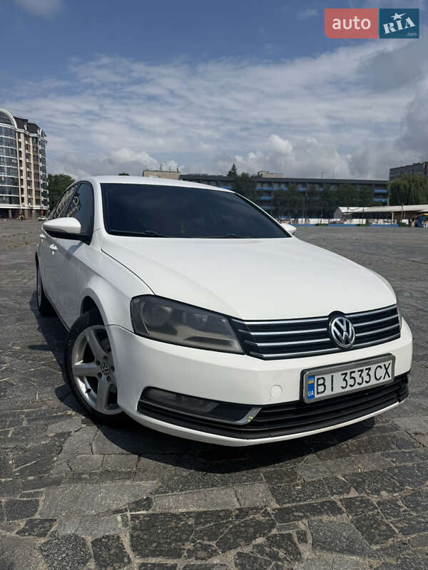 Седан Volkswagen Passat 2011 в Кременчуге