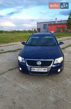 Универсал Volkswagen Passat 2006 в Ровно