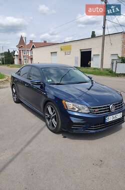Седан Volkswagen Passat 2017 в Лубнах
